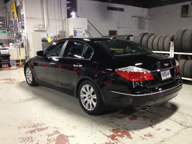 Hyundai Genesis 2009 photo 4