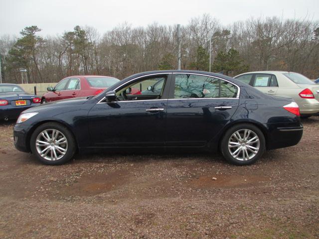 Hyundai Genesis 2010 photo 3