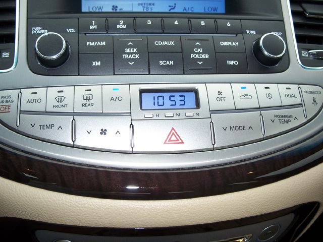 Hyundai Genesis 2010 photo 11