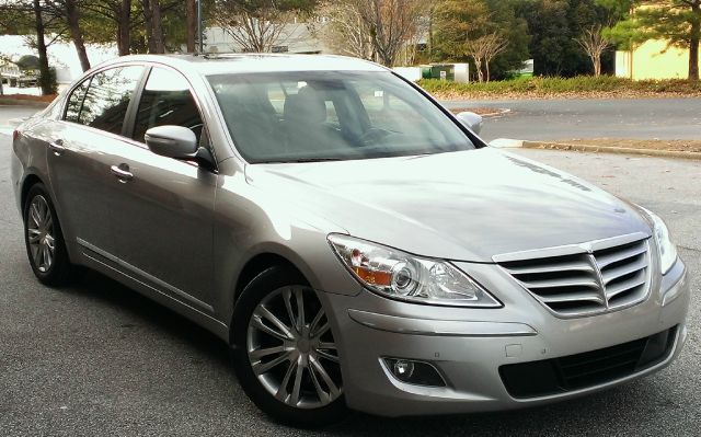 Hyundai Genesis 2011 photo 1