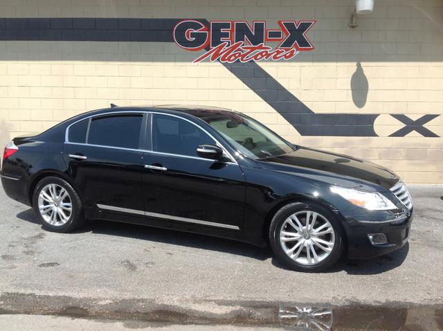 Hyundai Genesis 2011 photo 2