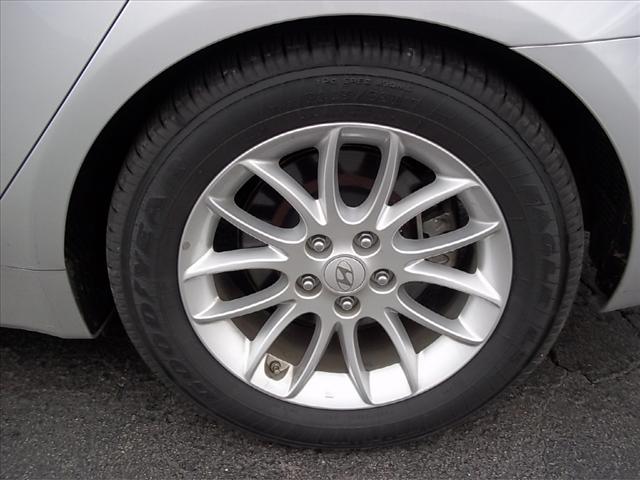 Hyundai Genesis 2011 photo 4