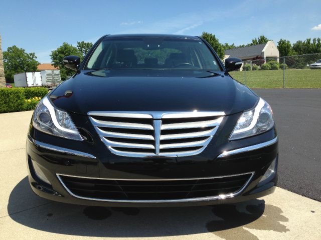 Hyundai Genesis 2012 photo 1