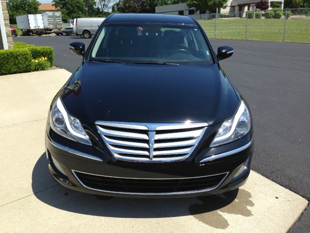 Hyundai Genesis 2012 photo 3