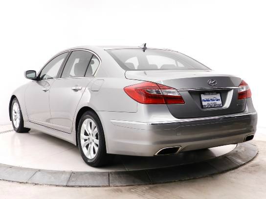 Hyundai Genesis 2012 photo 2