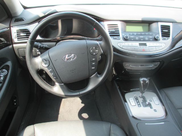 Hyundai Genesis 2012 photo 3