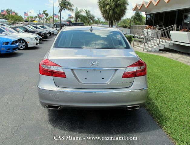 Hyundai Genesis TIB Sedan