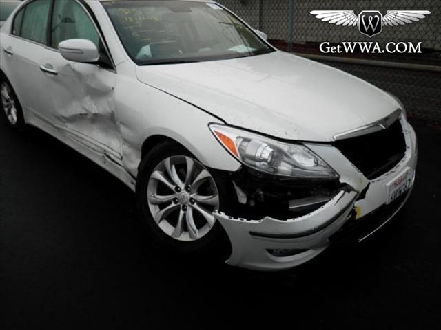 Hyundai Genesis 2012 photo 1