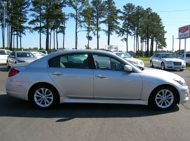 Hyundai Genesis 2012 photo 4