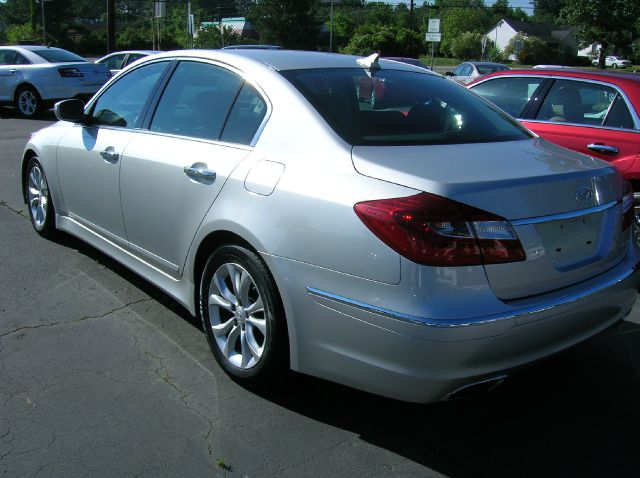 Hyundai Genesis 2012 photo 5