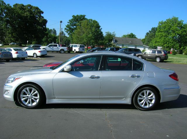 Hyundai Genesis 2012 photo 6