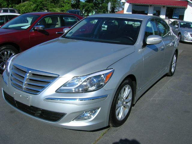 Hyundai Genesis 2012 photo 9