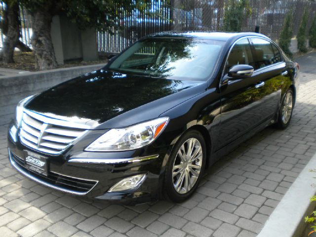 Hyundai Genesis 2012 photo 0