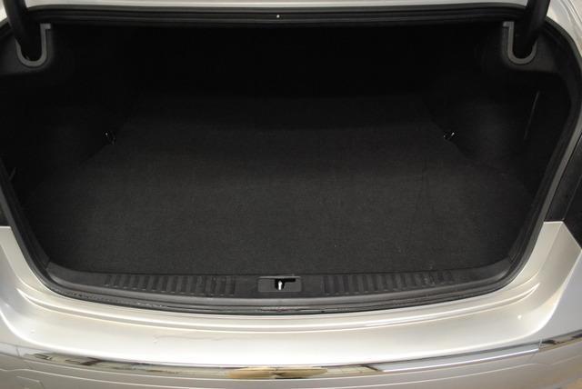 Hyundai Genesis 2013 photo 1