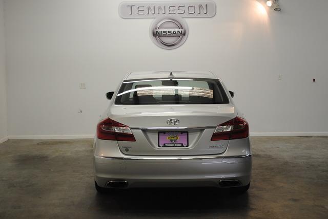 Hyundai Genesis 2013 photo 2