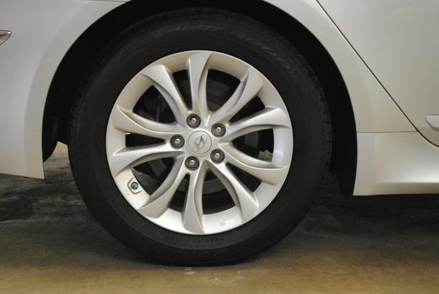 Hyundai Genesis 2013 photo 25