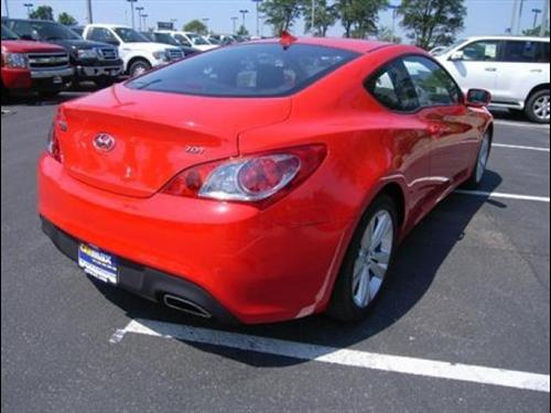 Hyundai Genesis Coupe 2010 photo 2