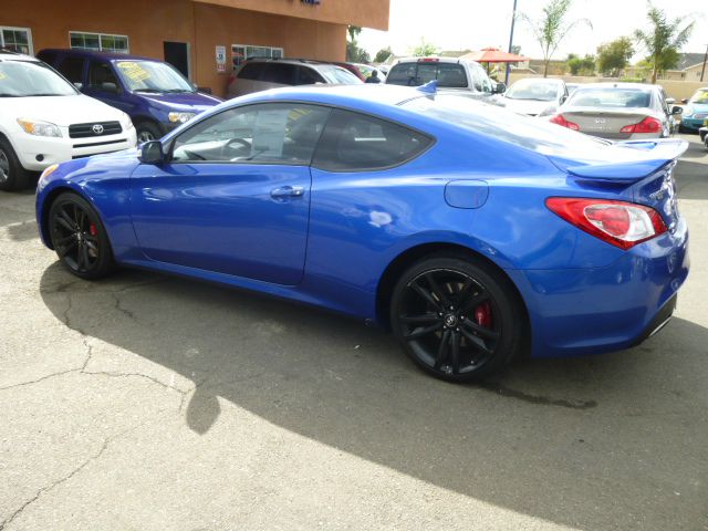 Hyundai Genesis Coupe 2010 photo 2