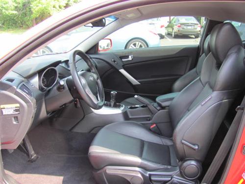 Hyundai Genesis Coupe 2010 photo 2