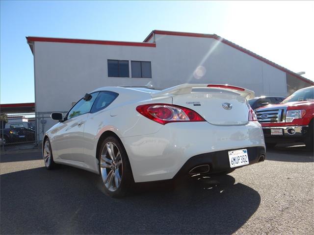 Hyundai Genesis Coupe 2010 photo 1