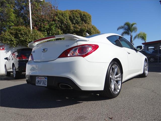 Hyundai Genesis Coupe 2010 photo 2