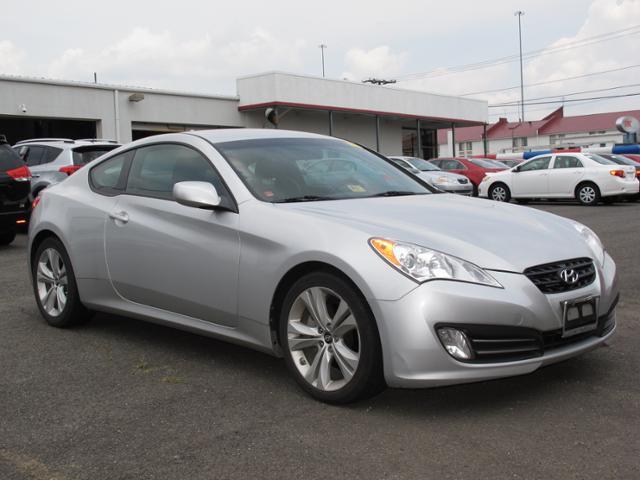 Hyundai Genesis Coupe 2010 photo 2