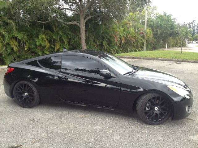 Hyundai Genesis Coupe 2010 photo 1