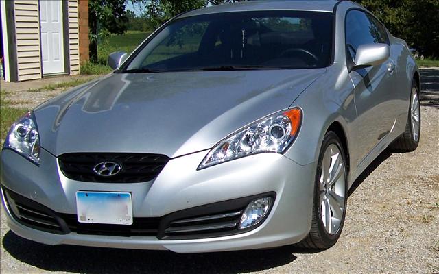 Hyundai Genesis Coupe 2010 photo 2