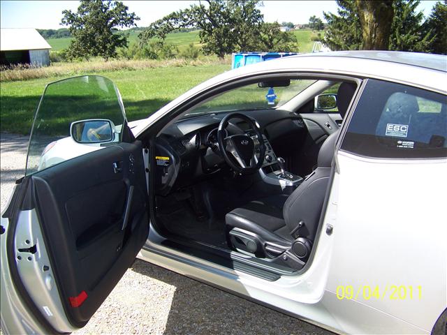 Hyundai Genesis Coupe 2010 photo 5