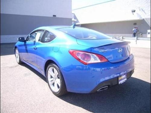 Hyundai Genesis Coupe 2010 photo 1