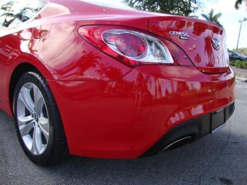 Hyundai Genesis Coupe 2010 photo 2