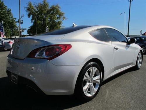 Hyundai Genesis Coupe 2010 photo 2