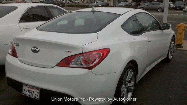 Hyundai Genesis Coupe 2011 photo 1