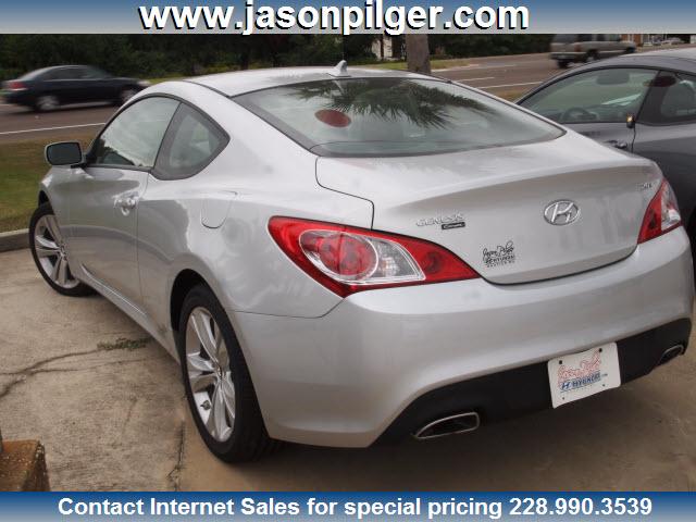 Hyundai Genesis Coupe 2011 photo 4