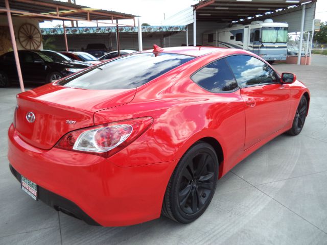 Hyundai Genesis Coupe 2011 photo 2