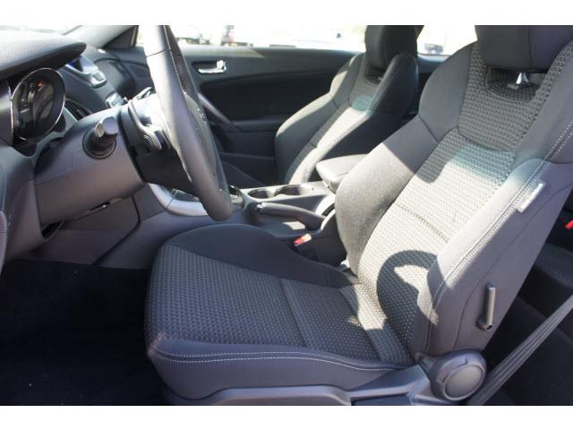 Hyundai Genesis Coupe 2011 photo 2