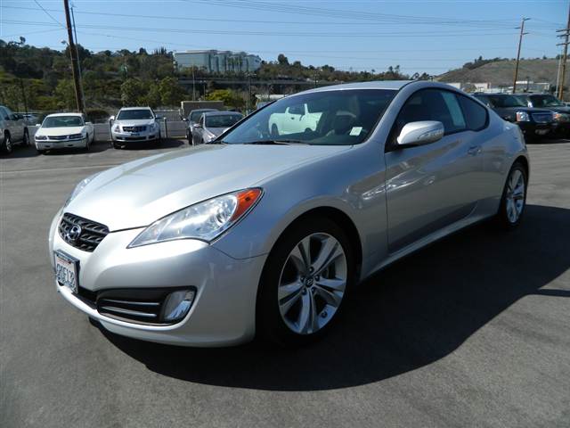 Hyundai Genesis Coupe 2011 photo 1