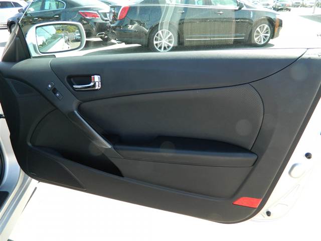 Hyundai Genesis Coupe 2011 photo 3