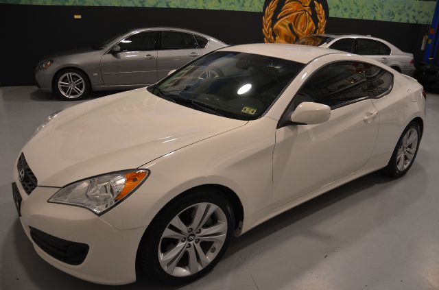 Hyundai Genesis Coupe 2011 photo 10