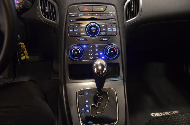 Hyundai Genesis Coupe 2011 photo 12