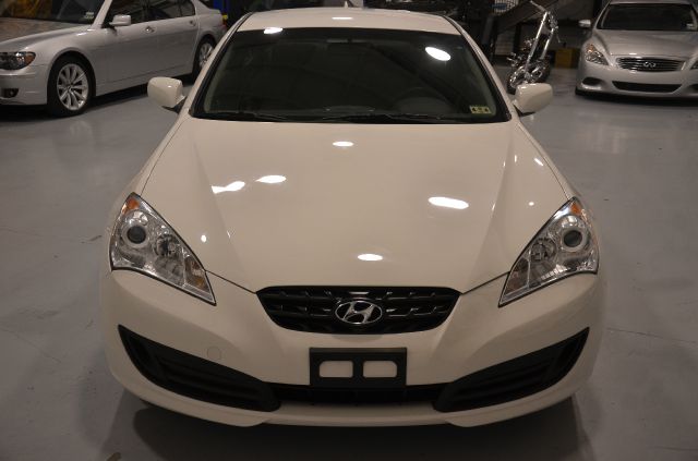 Hyundai Genesis Coupe 2011 photo 27