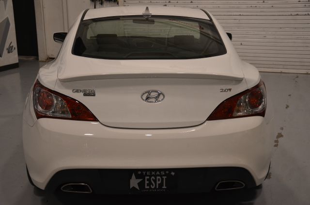 Hyundai Genesis Coupe 2011 photo 28