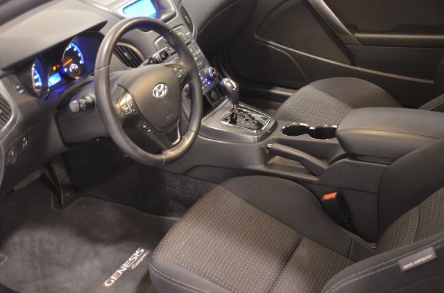 Hyundai Genesis Coupe 2011 photo 9