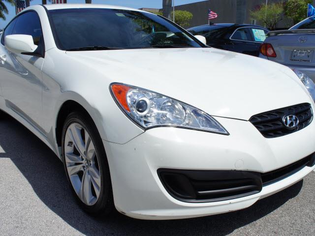 Hyundai Genesis Coupe 2012 photo 1