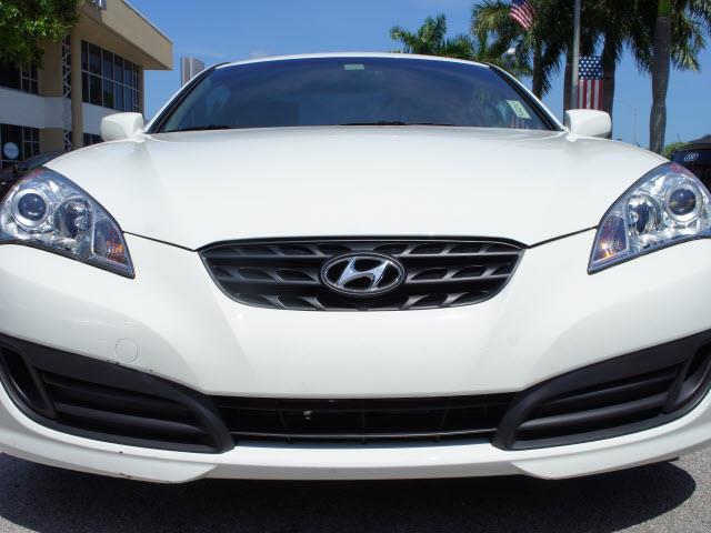 Hyundai Genesis Coupe 2012 photo 3