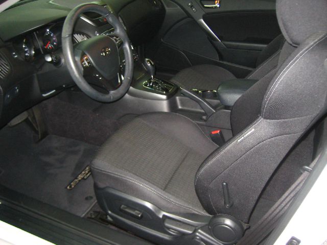 Hyundai Genesis Coupe 2012 photo 1