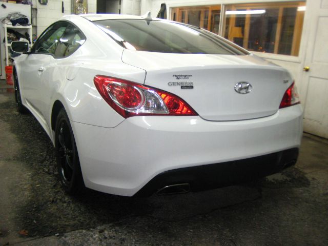 Hyundai Genesis Coupe 2012 photo 2