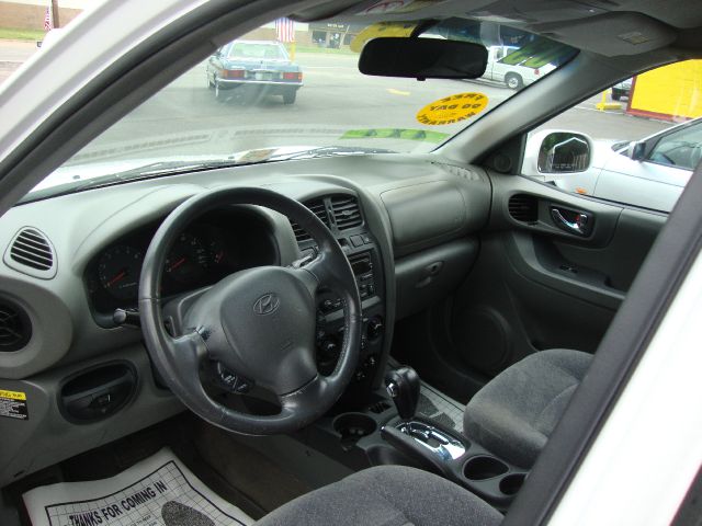 Hyundai Santa Fe 2003 photo 2