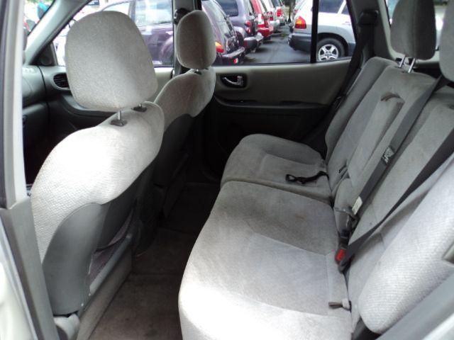 Hyundai Santa Fe 4dr Sdn 2.4L FWD SUV