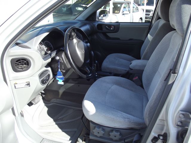 Hyundai Santa Fe 4dr Sdn 2.4L FWD SUV